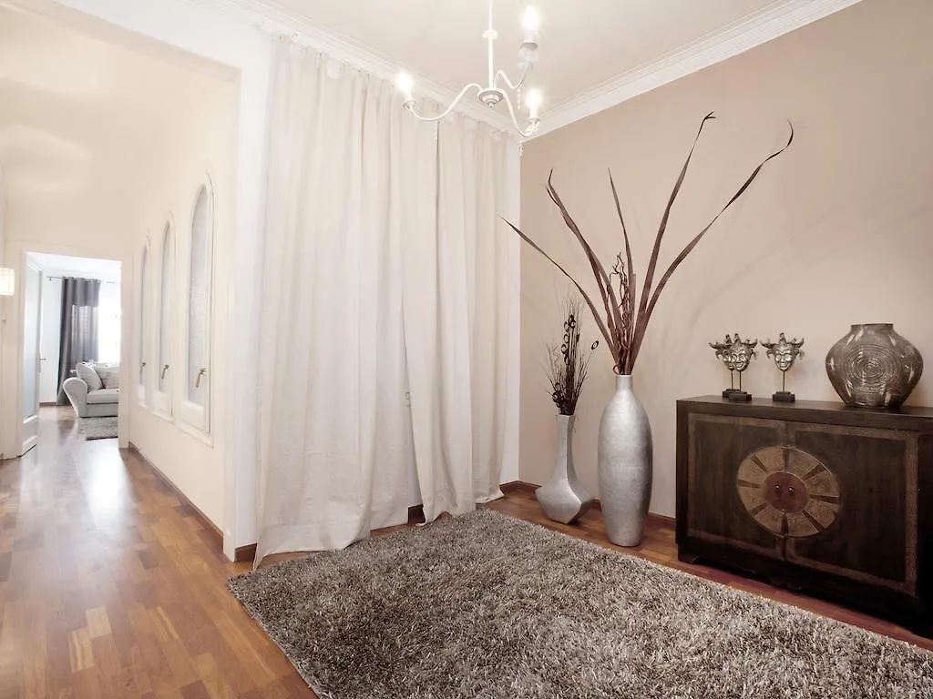 Hotel Bcn Planeta Apartment Barcelona